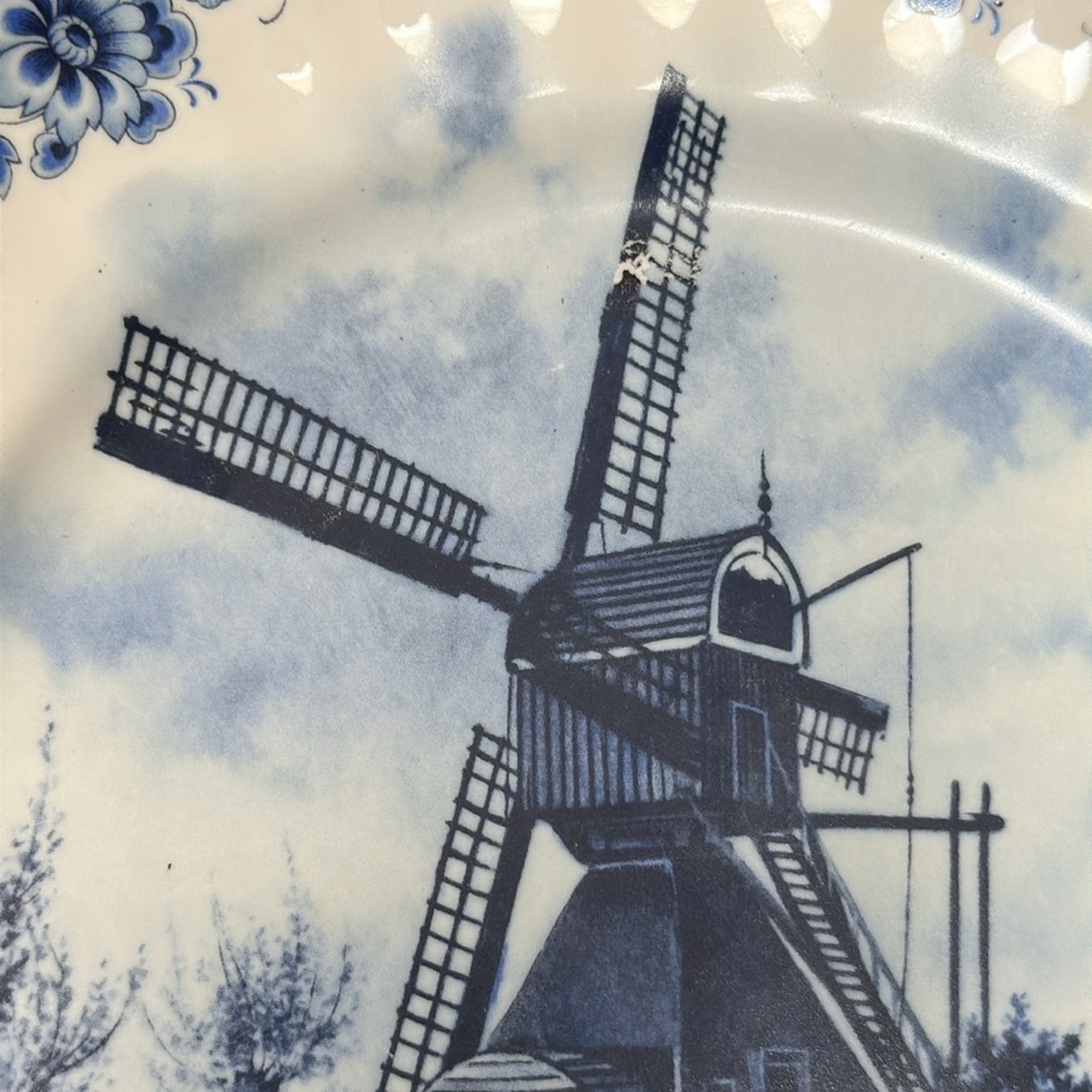 ROYAL DELFT Delft-Blauw Hand Decorated Plate - Picture 4 of 8